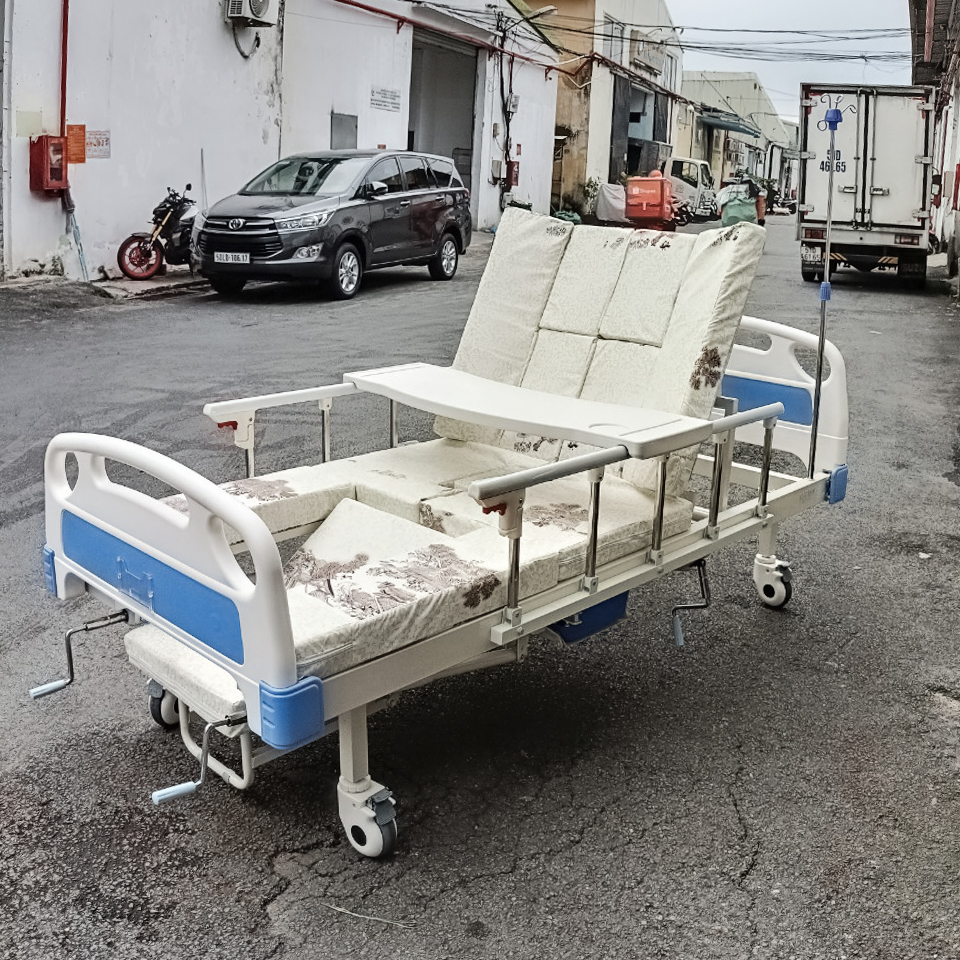 Giường Bệnh Nhân 3 Tay Quay Đa Năng Lucass GB-C31